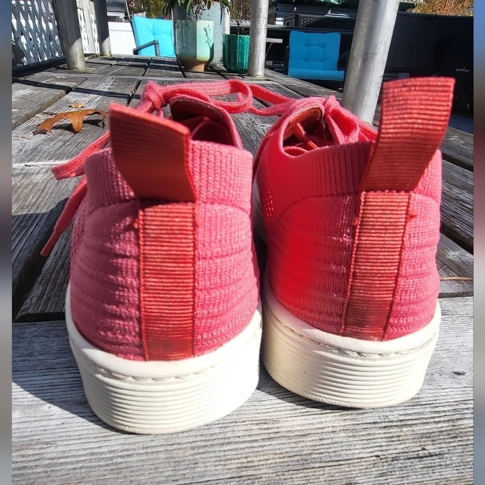 Sofft Somers Knit Coral Cushion Sneaker